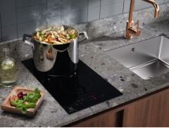 ELECTROLUX LHR3233CK VİTROSERAMİK ELEKTRİKLİ  DOMİNO SİYAH OCAK