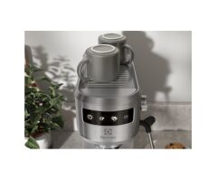 ELECTROLUX E6EC1-6ST ESPRESSO MAKİNESİ